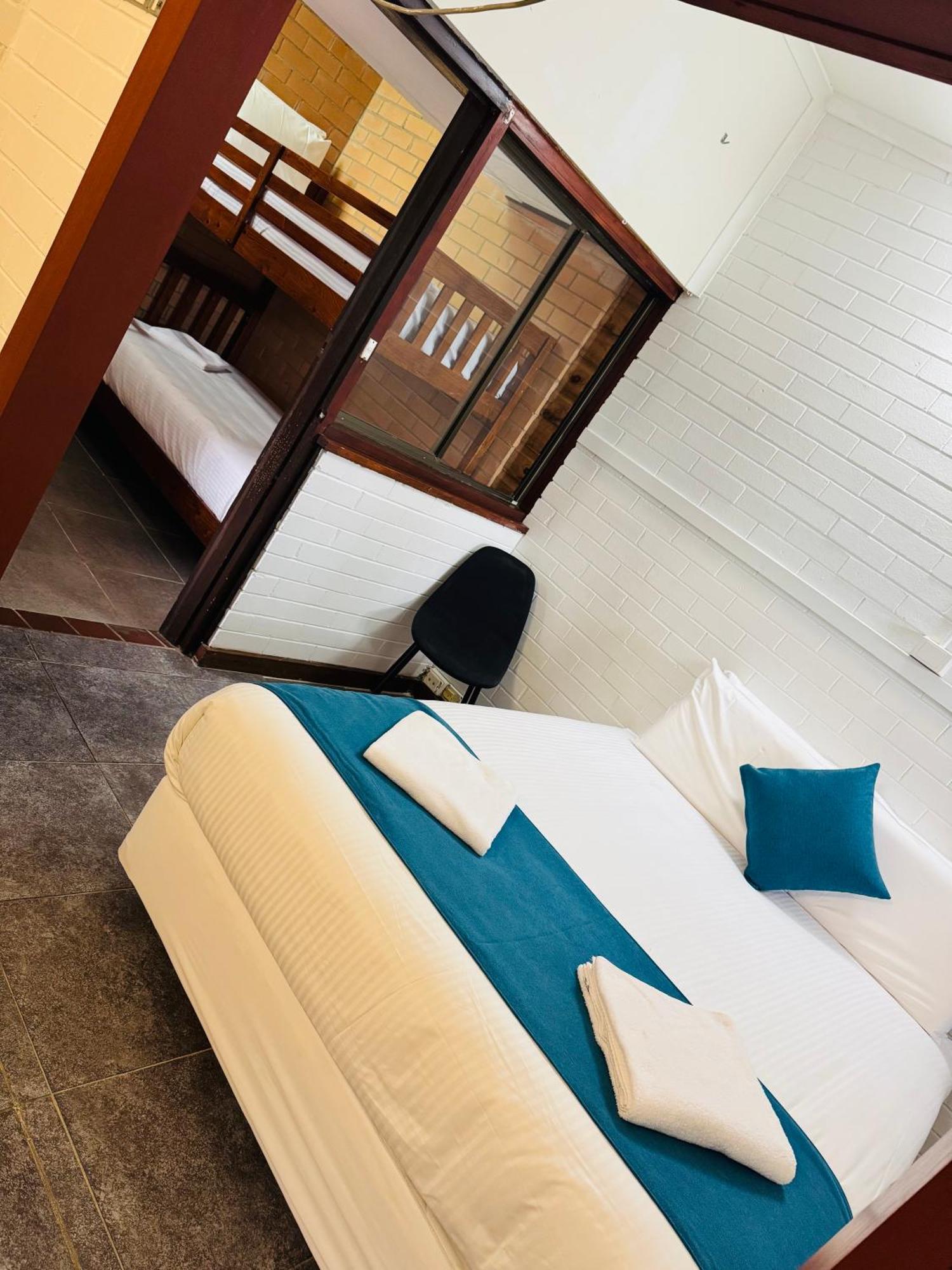 A Railway Lodge Taree Rum bild