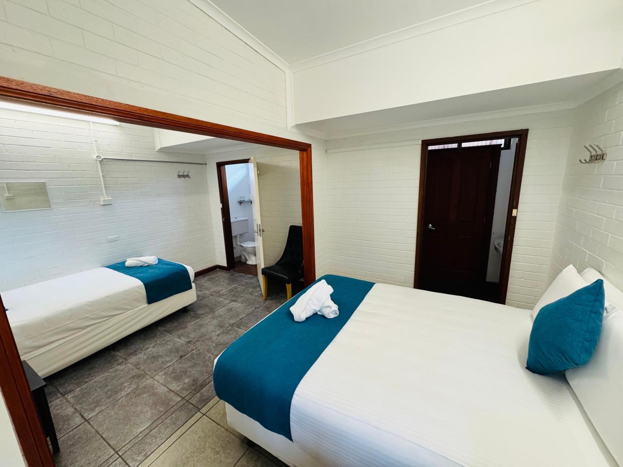 A Railway Lodge Taree Rum bild